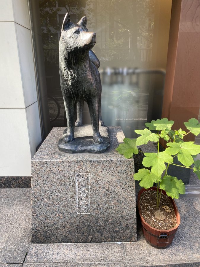 目黒川沿いのワンコ像